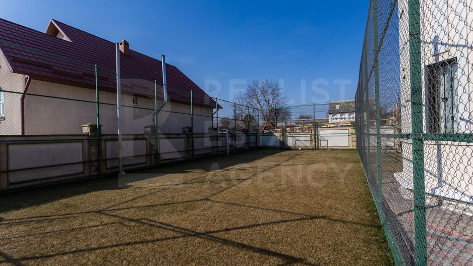 Vânzare casă de lux, 700 mp + 22 ari, situată în Tohatin - Poză 27