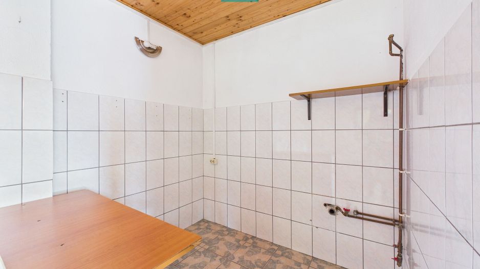 Casă cu o cameră, teren 350 mp în Subcetate - Poză 8