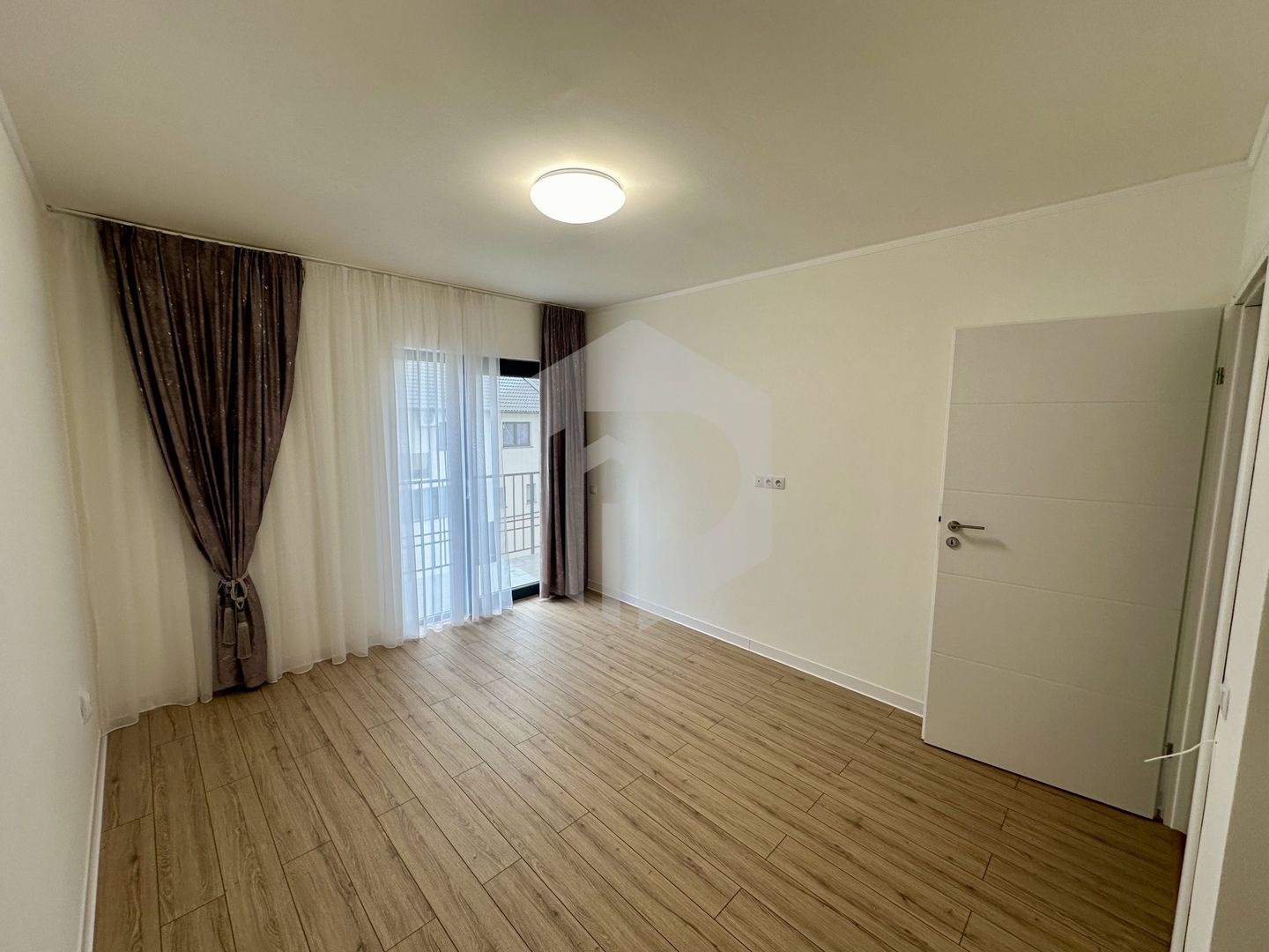 Cristian | Duplex |118mpu+ Mansarda amenajata | La Cheie| 158mp Teren - Poză 16