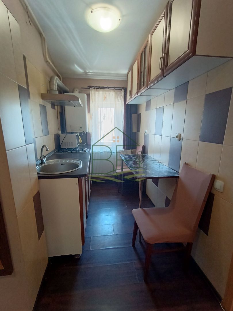 Garsonieră de inchiriat, luminoasă, cu balcon și loc de parcare - Poză 2