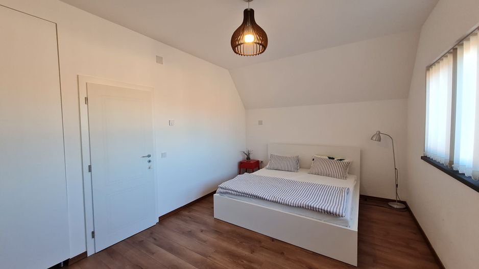 Minimalist la prima închiriere în Dumbravita - Poză 4