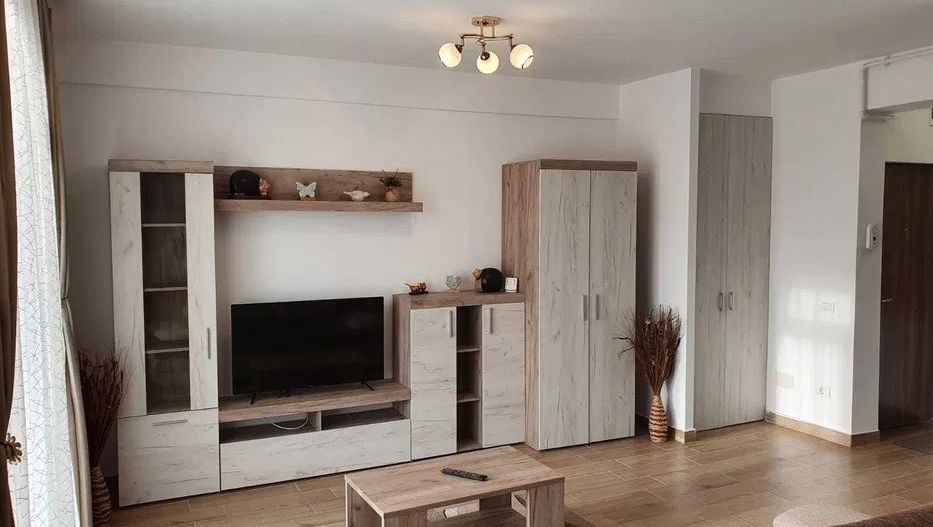 Inchiriere Garsoniera Vitan - Mihai Bravu - Poză 1