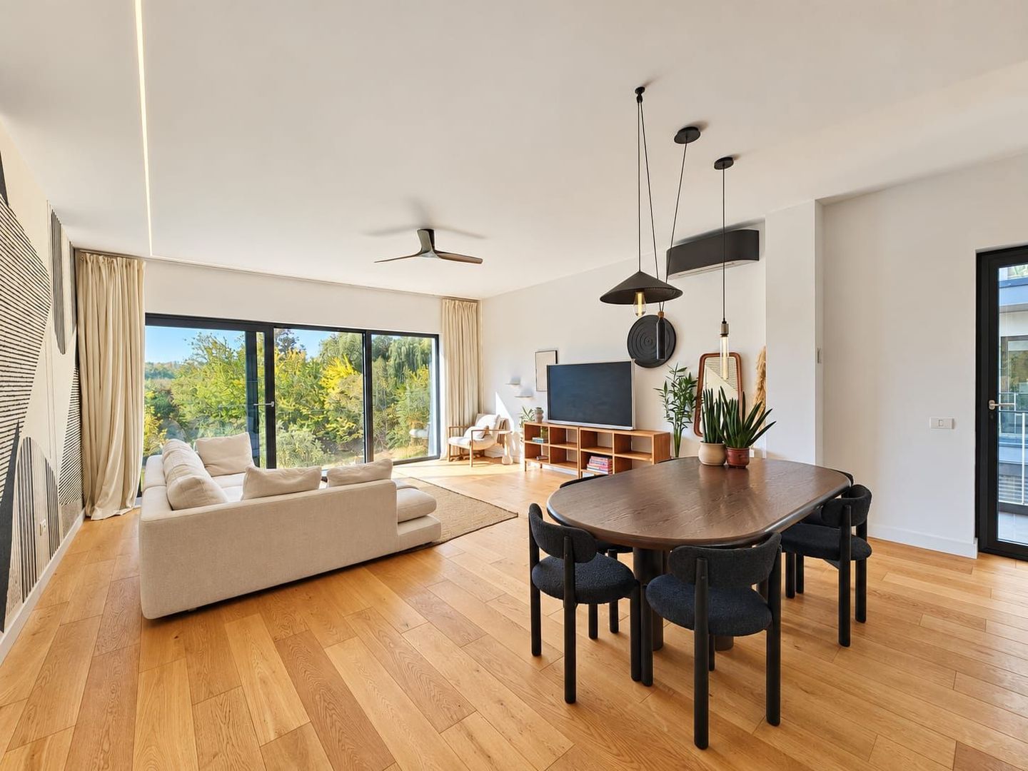 Rent I Premium 3-Room Apartment | Lake View | 100 sqm - Poză 2