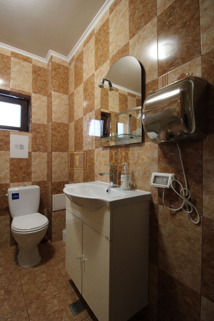 8 incaperi, 2 bai, centrala proprie, 3 locuri de parcare; Lipovei. - Poză 27