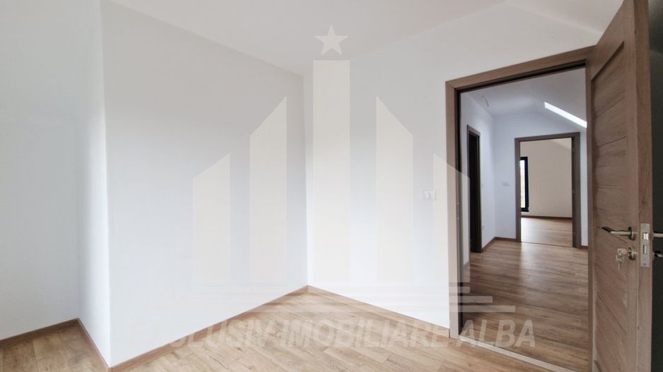 Casa individuala | 120mp | 500mp teren | Centru - Poză 3