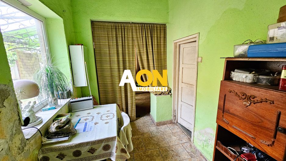 Casa veche, 5 camere, 287 mp teren, zona Prefectura. Necesita renovare - Poză 11