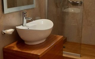 De închiriat apartament 4 camere, parcare inclusă, 2 balcoane, Tei - Poză 2