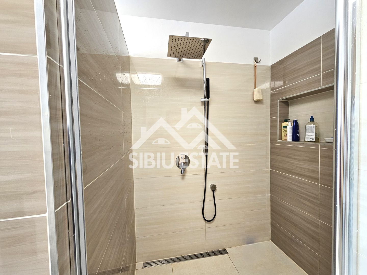 Casa generoasa 5 dormitoare, pivnita, mansarda hobby - Poză 12