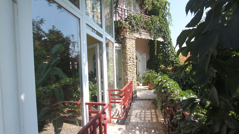 Casă / Vilă cu 8 camere de vânzare în zona Semicentral - Poză 61