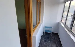 Apartament de vânzare, zona PODU ROȘ, 3 camere, semidecomandat, etaj 1 - Poză 11