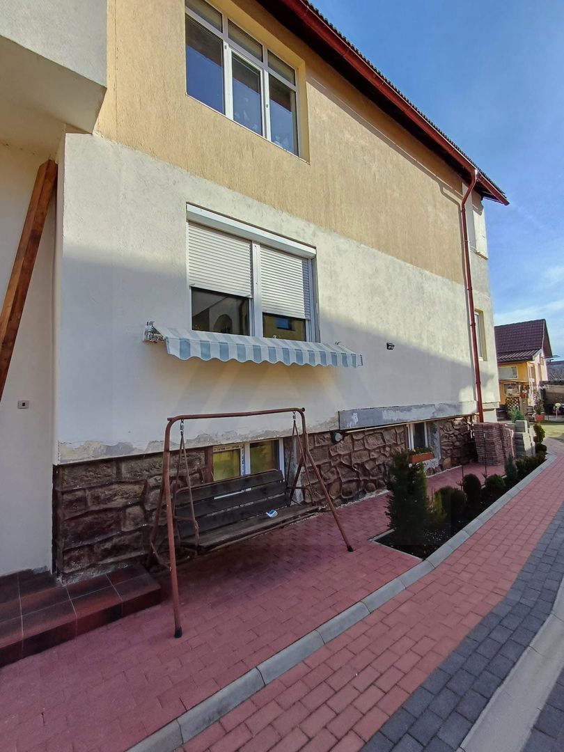 Casă versatila intretinuta 143 mp utili 5 camere 3 bai pivnita Lazaret - Poză 20