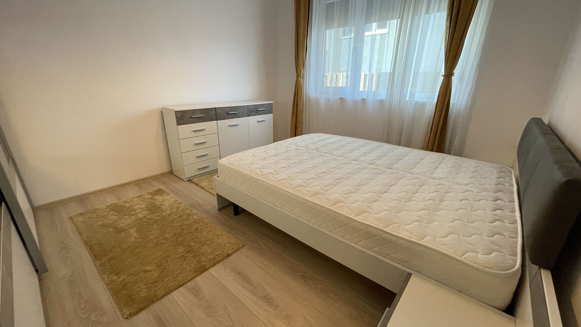 Apartament frumos cu gradina proprie,mobilat si utilat - Poză 13