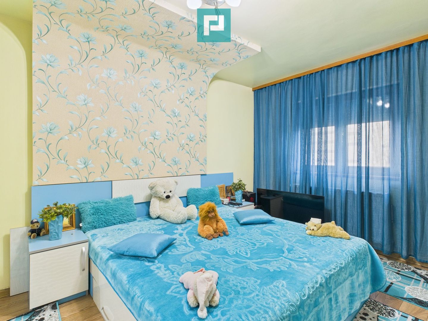 Apartament spațios cu 4 camere în Vlaicu - Poză 11