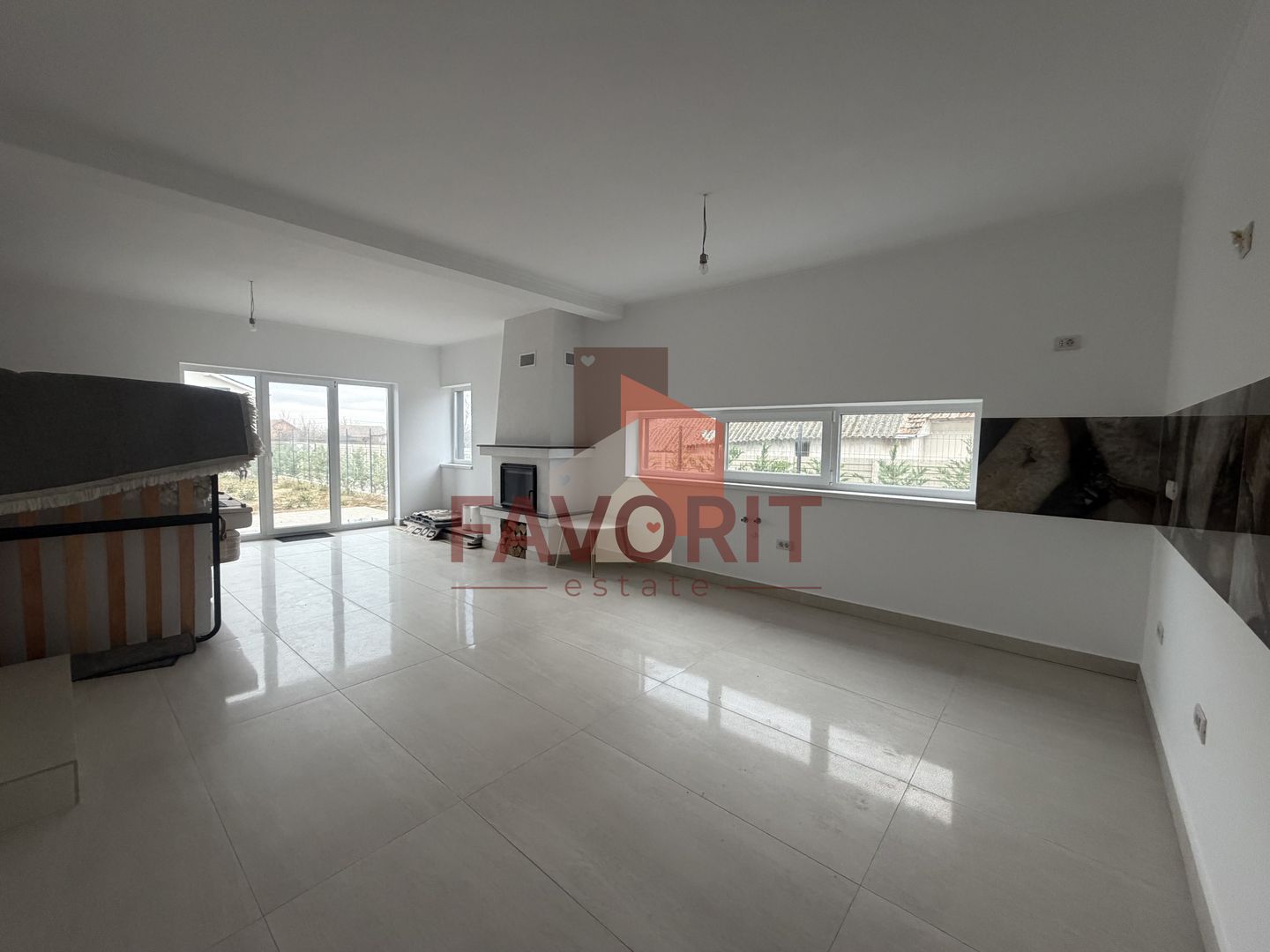 Casa individuala finalizata. Acces asfaltat - Poză 1