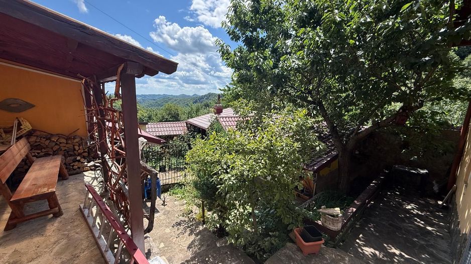 Vila S+P+1,+ garaj inchis + terasa si teren intravilan 6300 mp - Poză 35