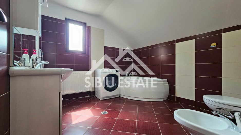 Casa de inchiriat 6 parcari - Poză 8