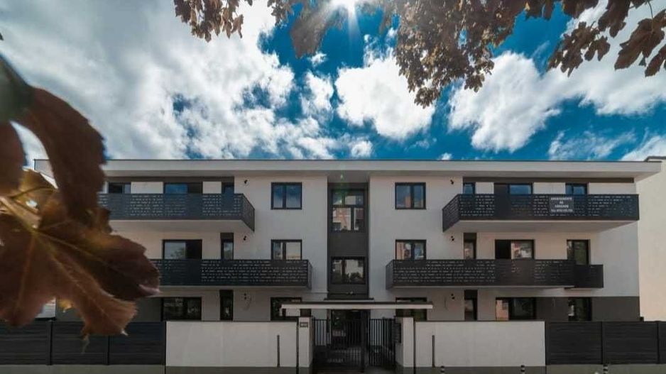 BRASADAS vinde ap 3 cam cu curte proprie in Carpati 2. - Poză 1