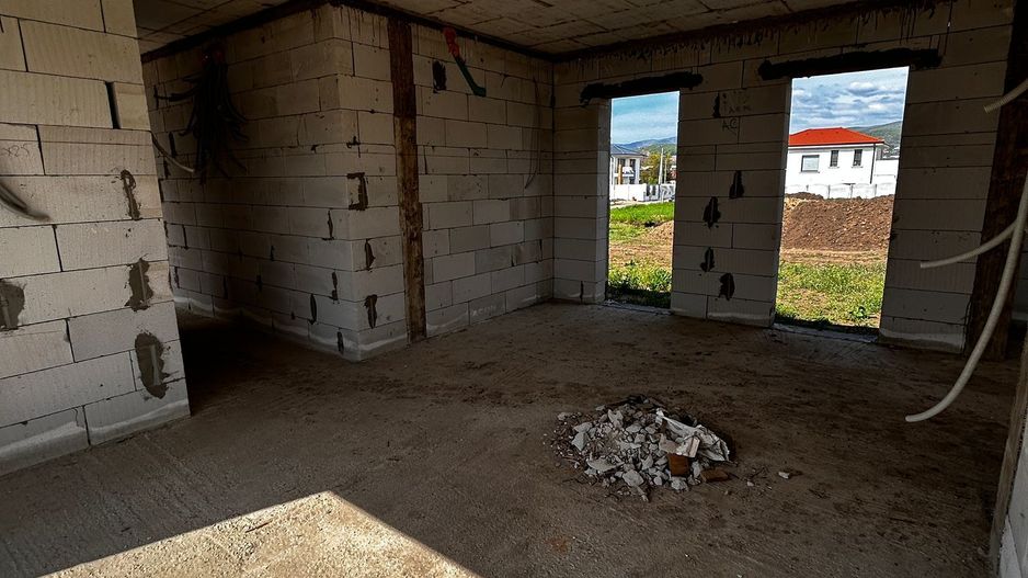 Casa la rosu de vanzare in Alba Iulia - Poză 14