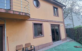 Închiriez vilă situata central - Poză 1