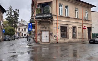 Armeneasca | Vila | Etaj + Mansarda | - Poză 1