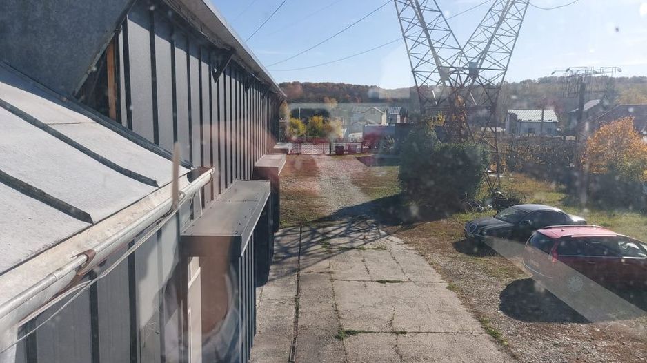 De închiriat: Hale si locuință pe 3 000 mp/ Bascov - Argeș - Poză 4