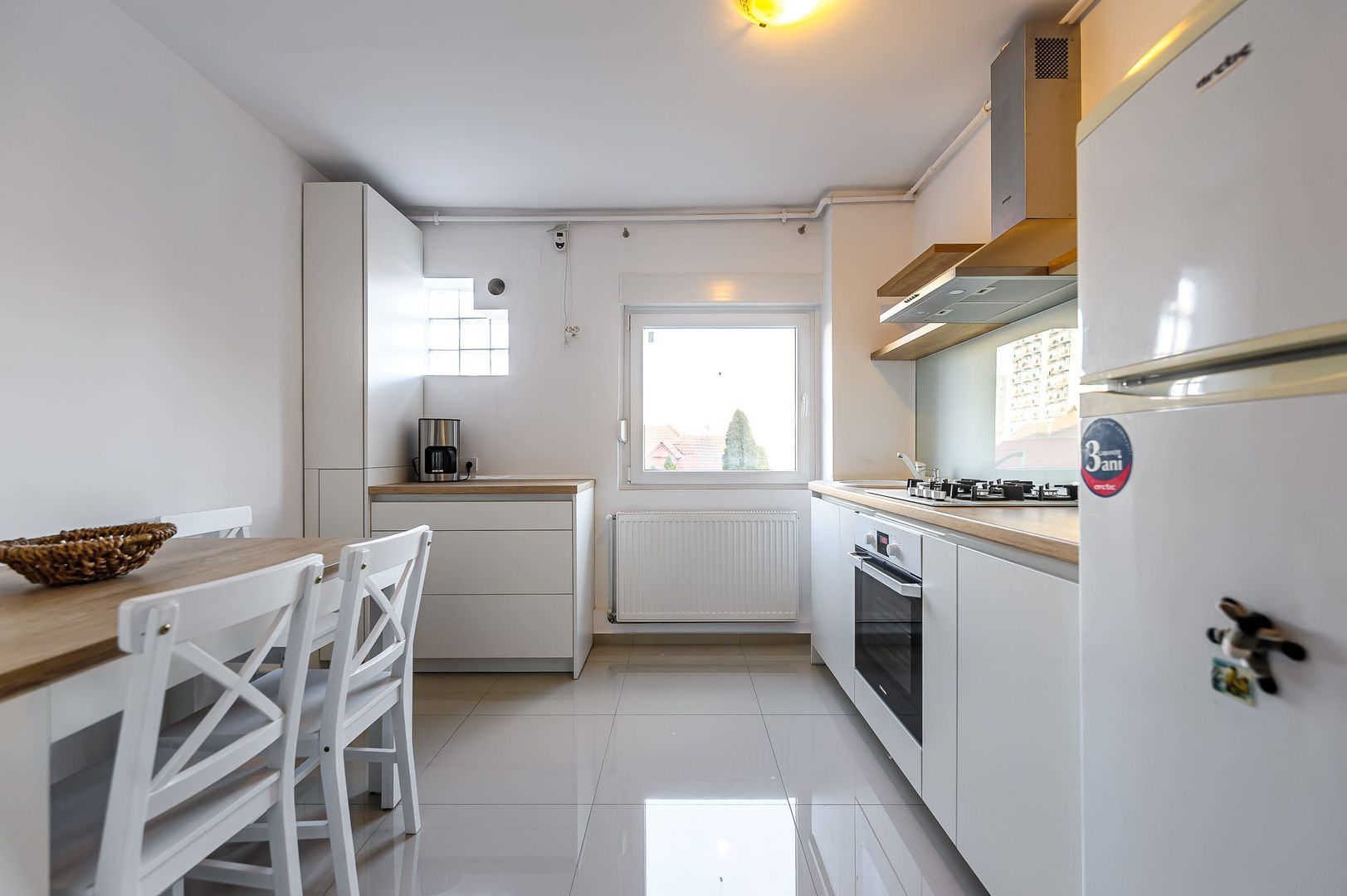 Apartament cu 3 camere în Vlaicu - Poză 2