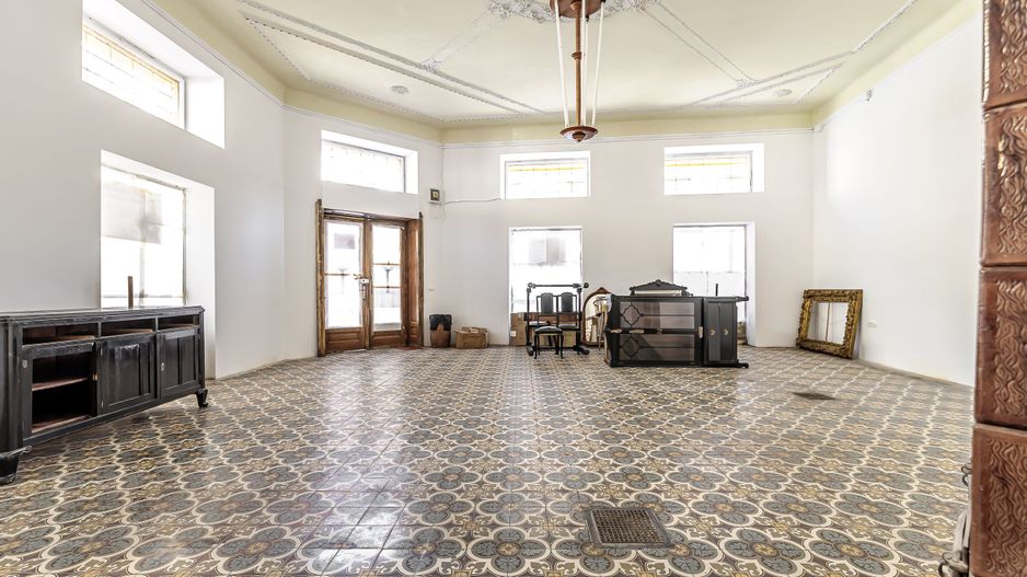 Spațiu comercial cu 5 căi de acces, clădire complet restaurată. - Poză 2