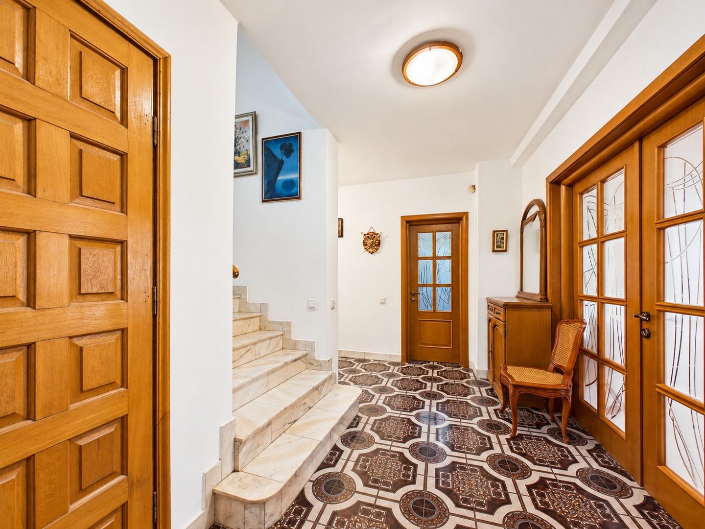 Vilă cu 8 camere de vânzare, piscina, livada, iesire la Balta Pasarea - Poză 17