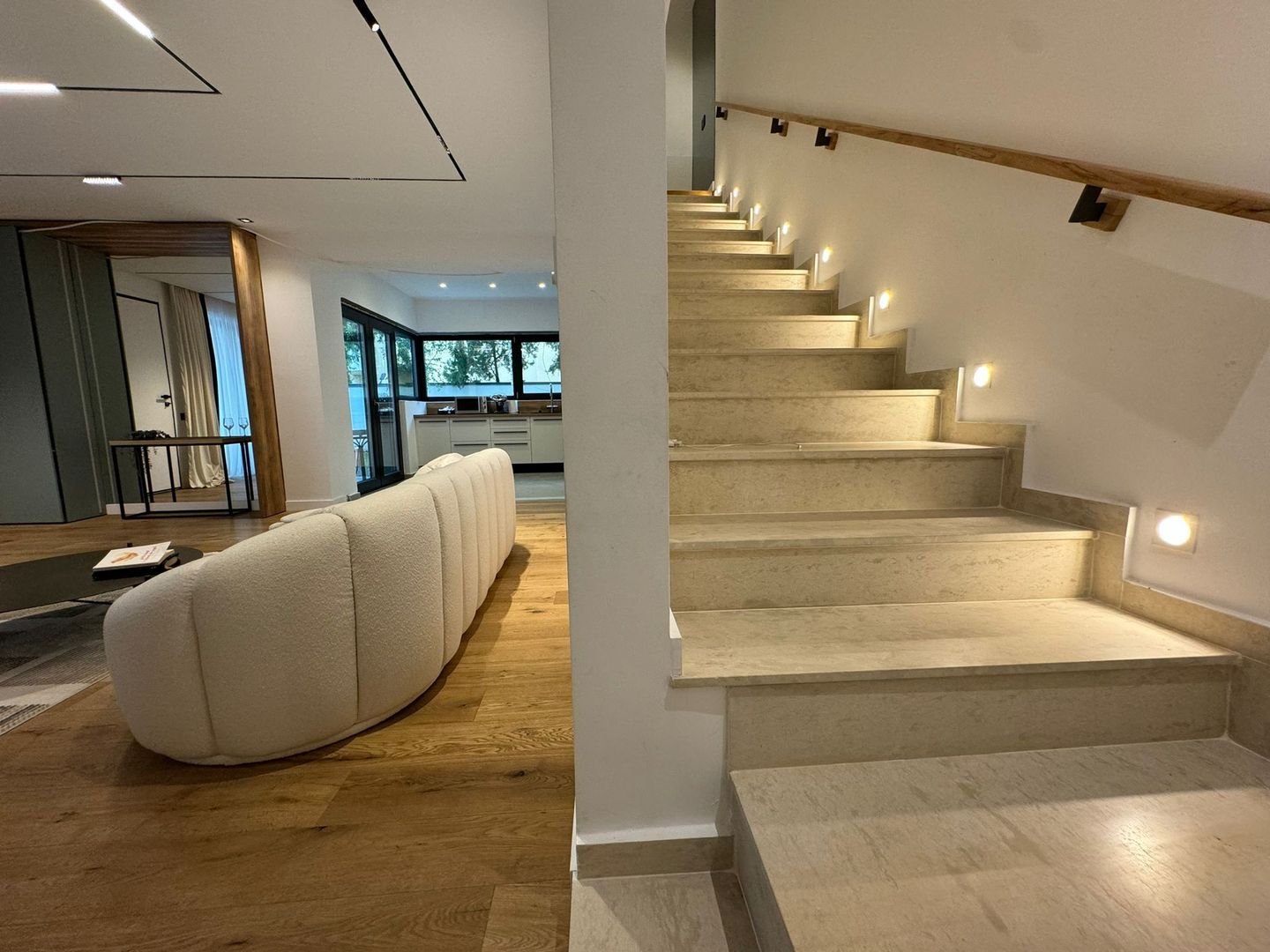 Vila | Casa Presei Libere | Damaroaia - Poză 8