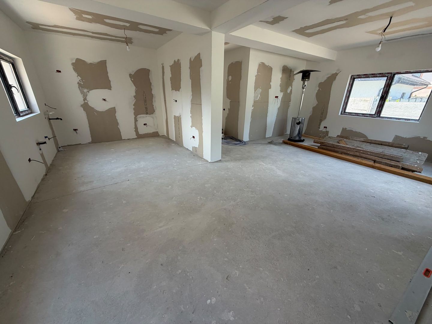 CASA INDIVIDUALA - 5 CAMERE, INCALZIRE PARDOSEALA , TEREN 420 COMIS 0% - Poză 2