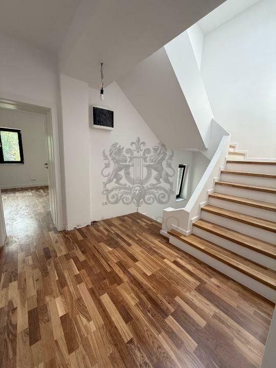 Vanzare | Vila Consolidata | Renovata | 2024 | 257 mp utili | Superba - Poză 10