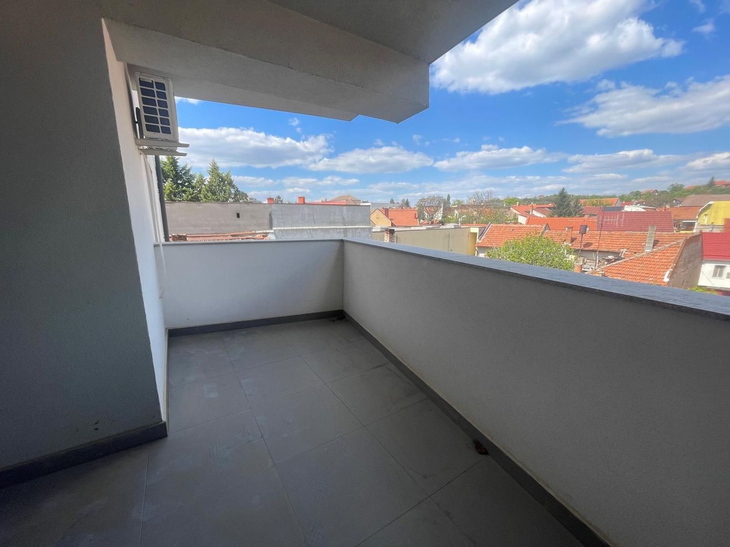 Oază urbană lângă Parcul Brătianu–apartament modern cu terasă spațiosa - Poză 10