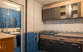 Casă de vânzare – 181 mp, 3 apartamente, 9 camere – București - Poză 25