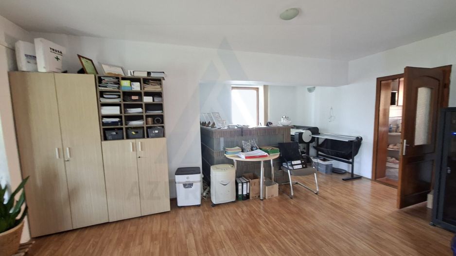 Spatiu birouri casa individuala curte proprie 9 birouri Selimbar - Poză 13