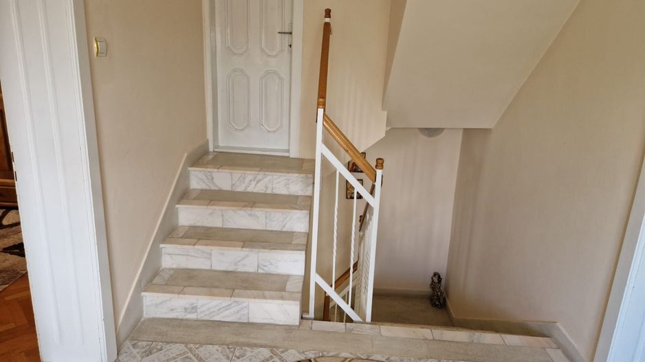 Casa 4 +1 camere de vanzare in Marghita, Bihor - Poză 11
