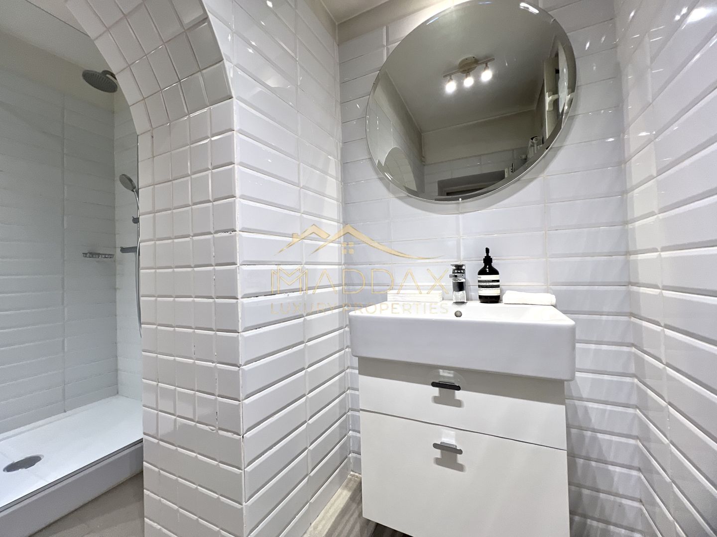 Apartament in Vila | Dorbanti - Capitale | De Vanzare | 1946 - Poză 33