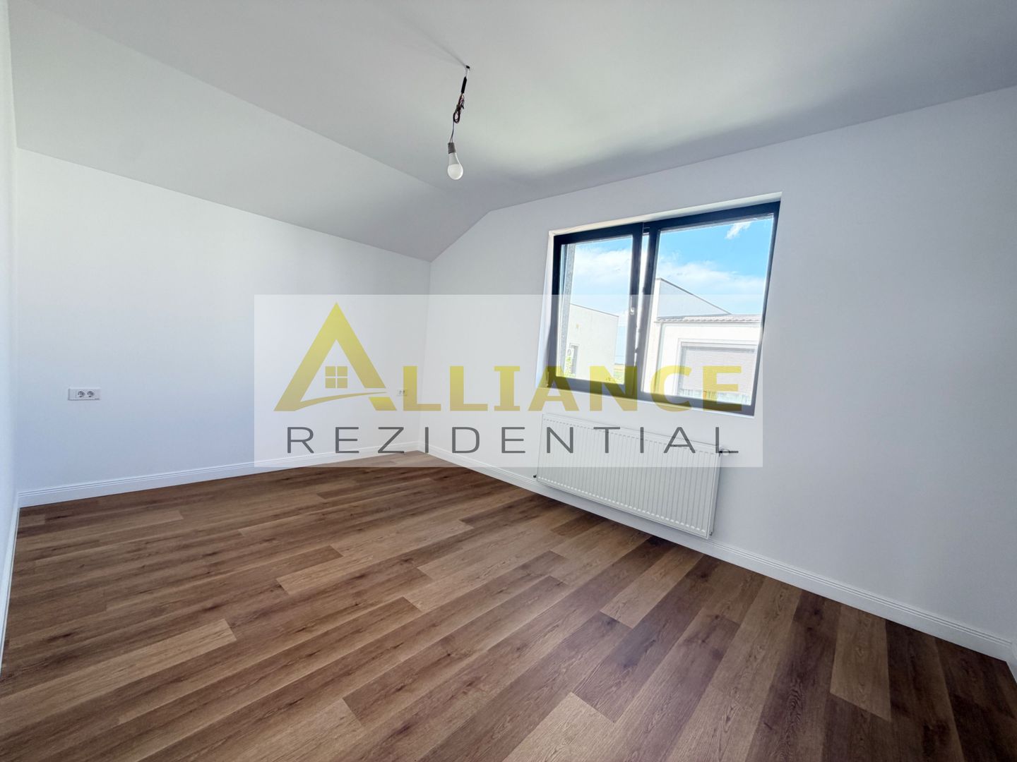 Casa P+M din caramida | Teren 280 mp | Incalzire in pardoseala si Tri - Poză 9