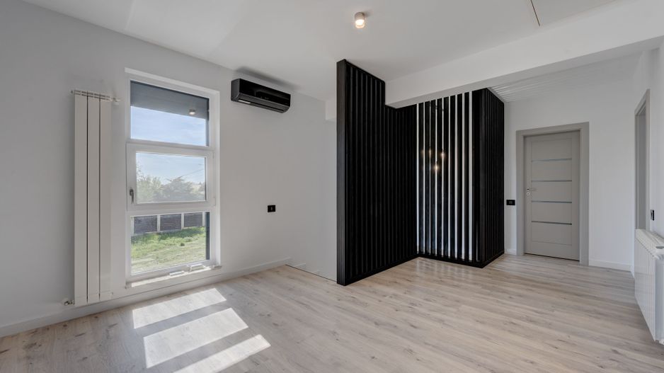 CASA TIPLA, Racordata la toate Utilitățile ! Domnești ! - Poză 9