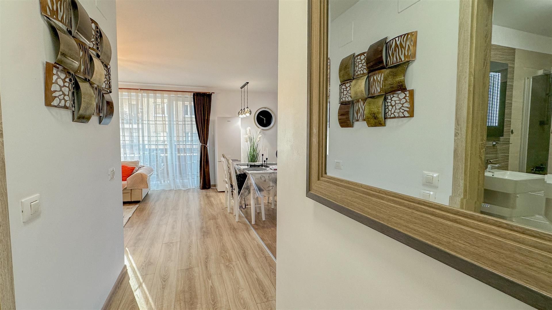 Apartament superb 2 camere + parcare Urban Coresi - Poză 9