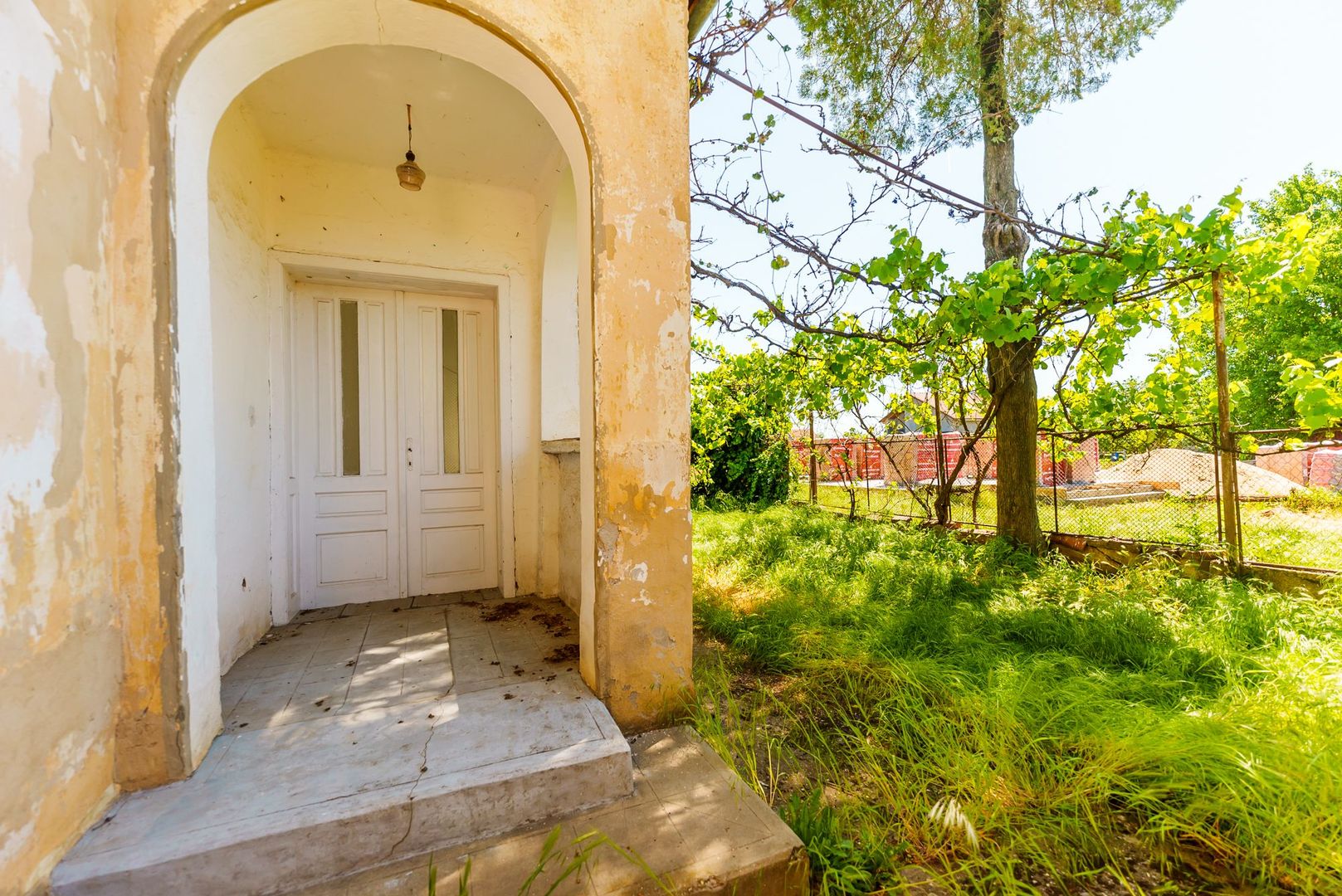 Casă cu potențial în Iratoș - Poză 19