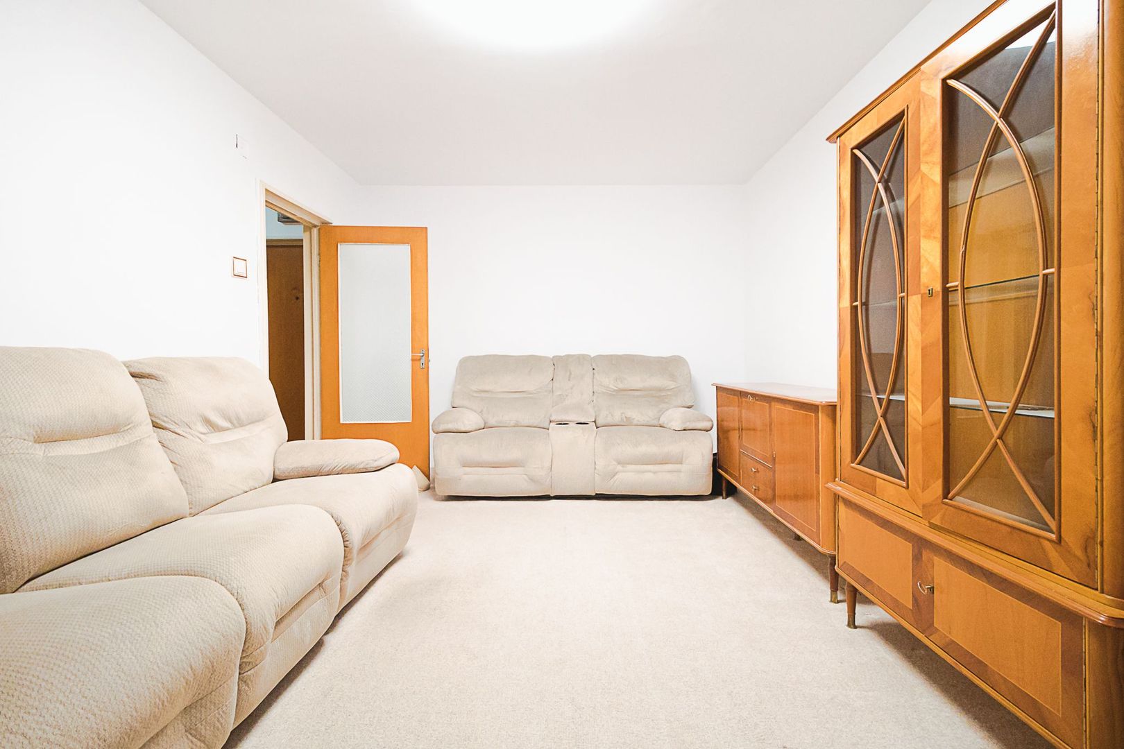 Ideal pentru o familie, toate facilitățile în apropiere - Poză 3