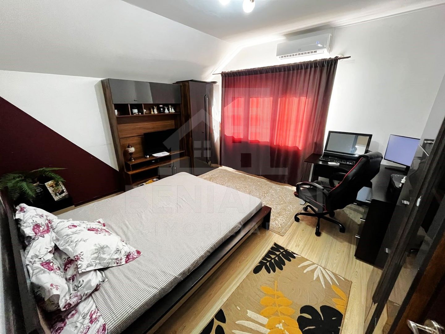 Casa Moderna P+M-220mp-6 Camere-Toate Utilitatile-An 2010-Zona Ford - Poză 6