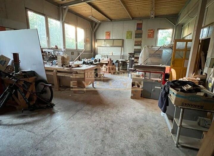 De Vanzare Casa + Teren + Hala, Zona Bld. Mihai Eminescu ( Sala Polivalenta), Pret 450000 euro - Poză 4