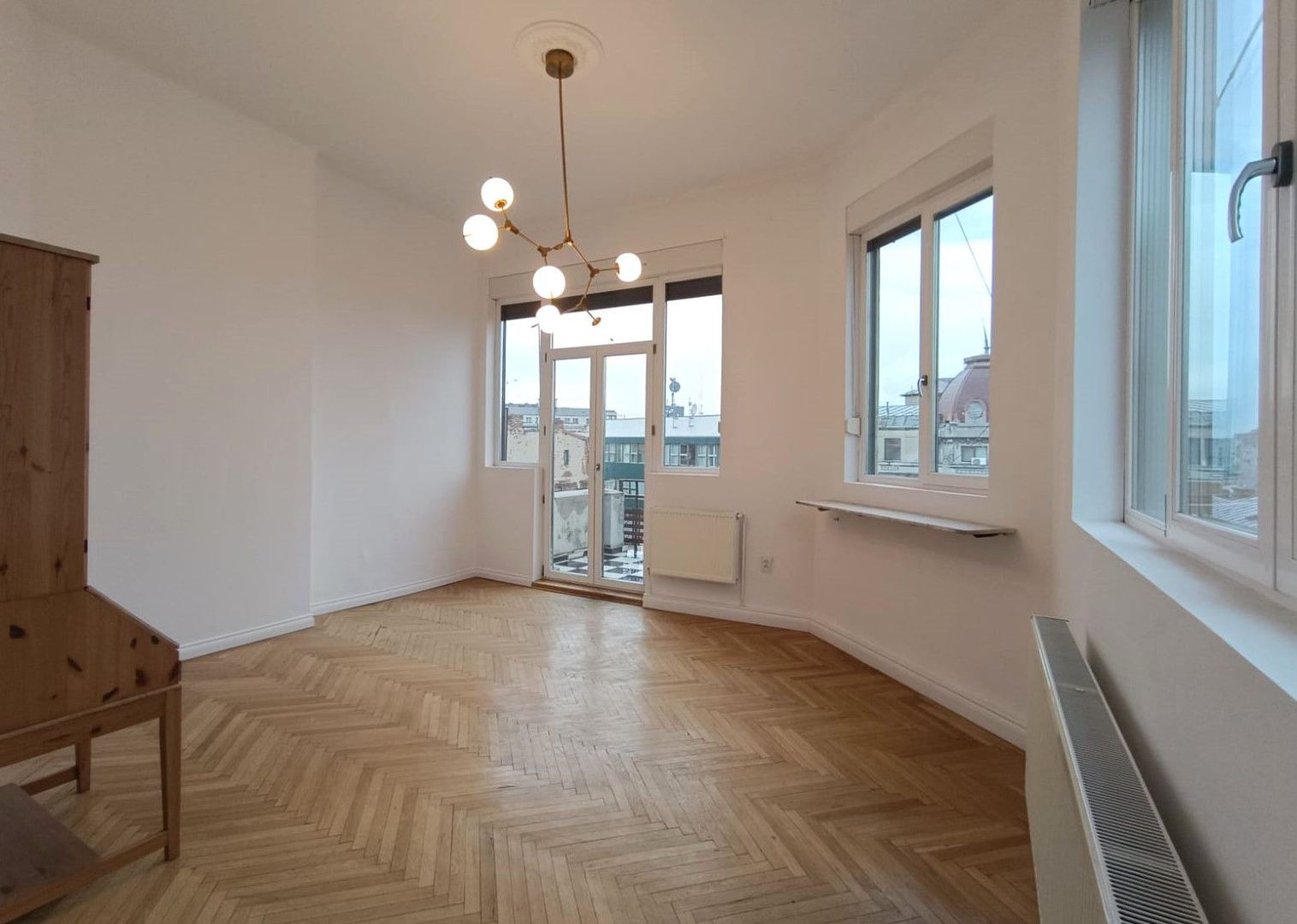 Vanzare apartament complet renovat zona Universitatii - Poză 2