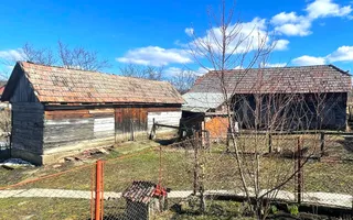 Casa traditionala+ domeniu de 2.900 mp,livada, anexe:refugiu apreciabil Craiesti - Poză 14