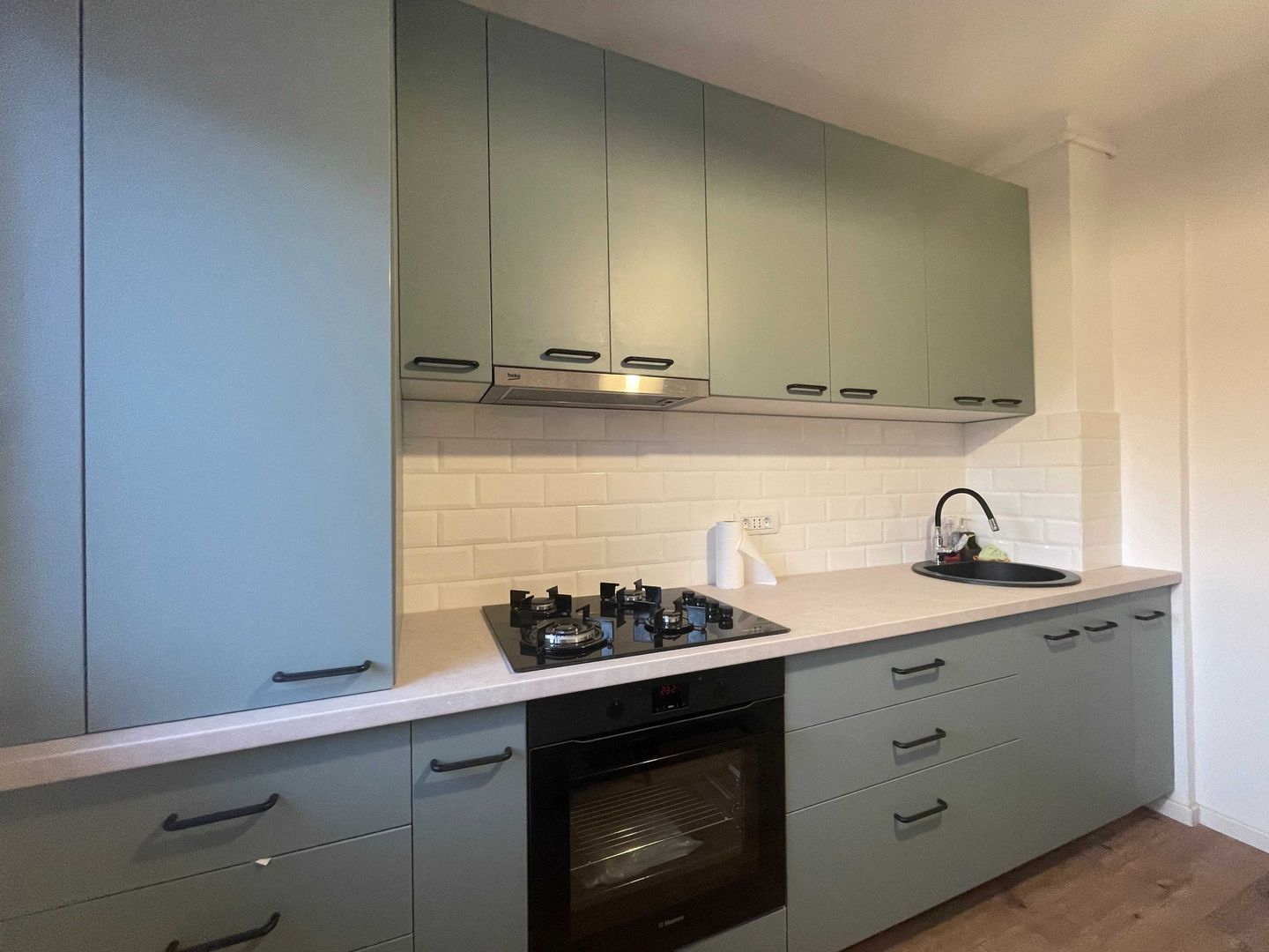 Închiriez apartament 2 camere, Piața Muncii, modern, metrou - 2 minute - Poză 6