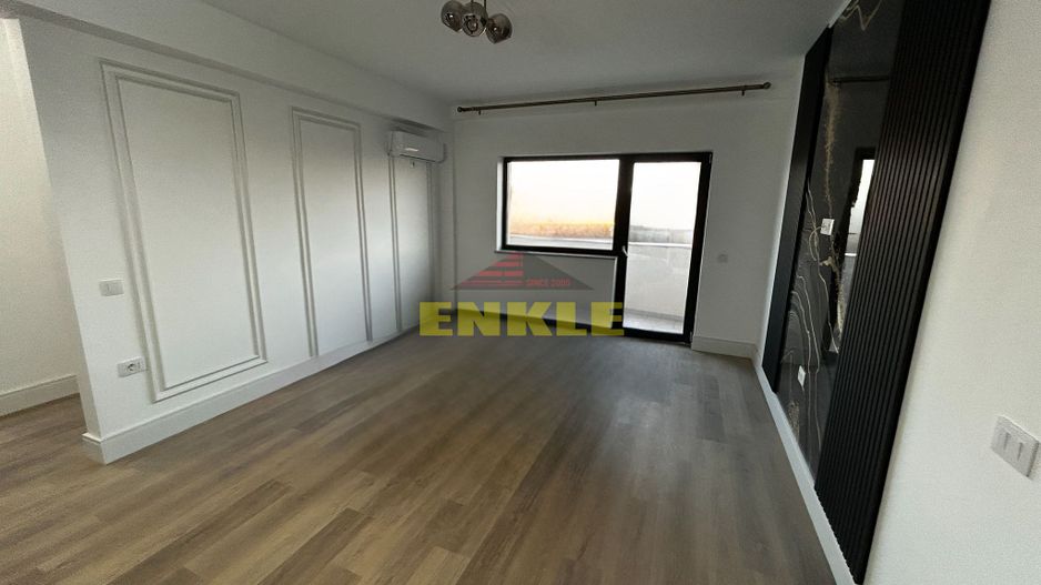 De vanzare, apartament cu 3 camere, zona Centrala - Poză 2