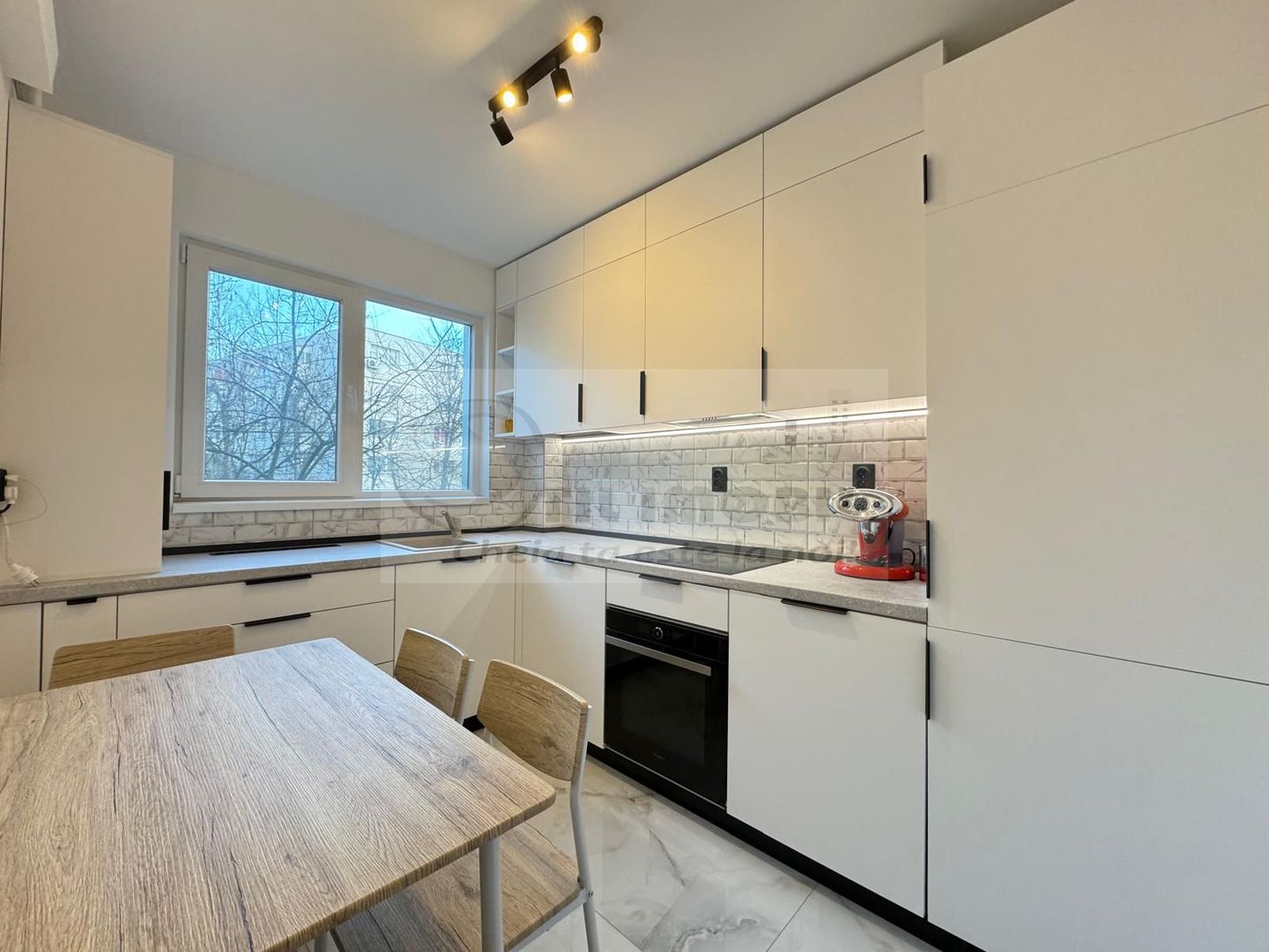 Ap 3 camere, renovat PREMIUM, 2 terase + 2 locuri de parcare- Podu Ros - Poză 11