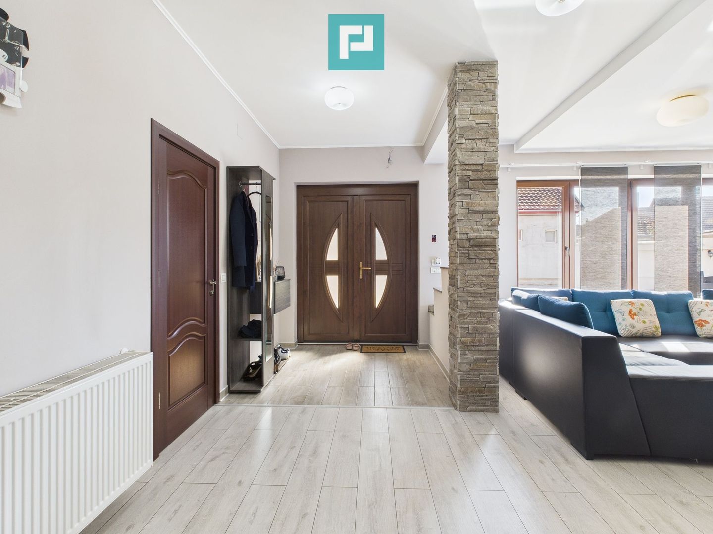 Casă modernă cu 2 corpuri, 5 camere în Pecica - Poză 10