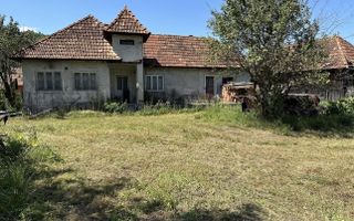 Teren cu casa veche in centrul localiatii Valea Draganului! - Poză 1